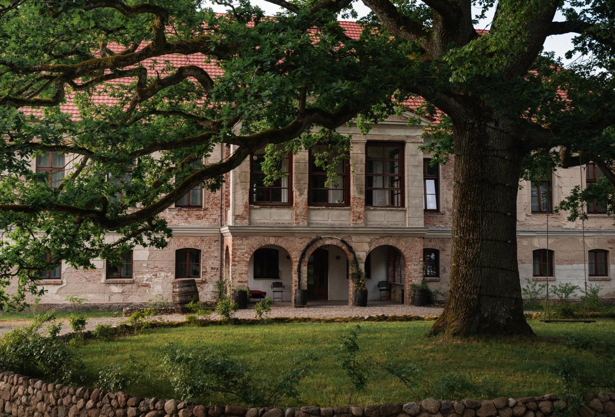 Folwark Wielka Wies - Palac Pod Debem Glowczyce Exterior foto