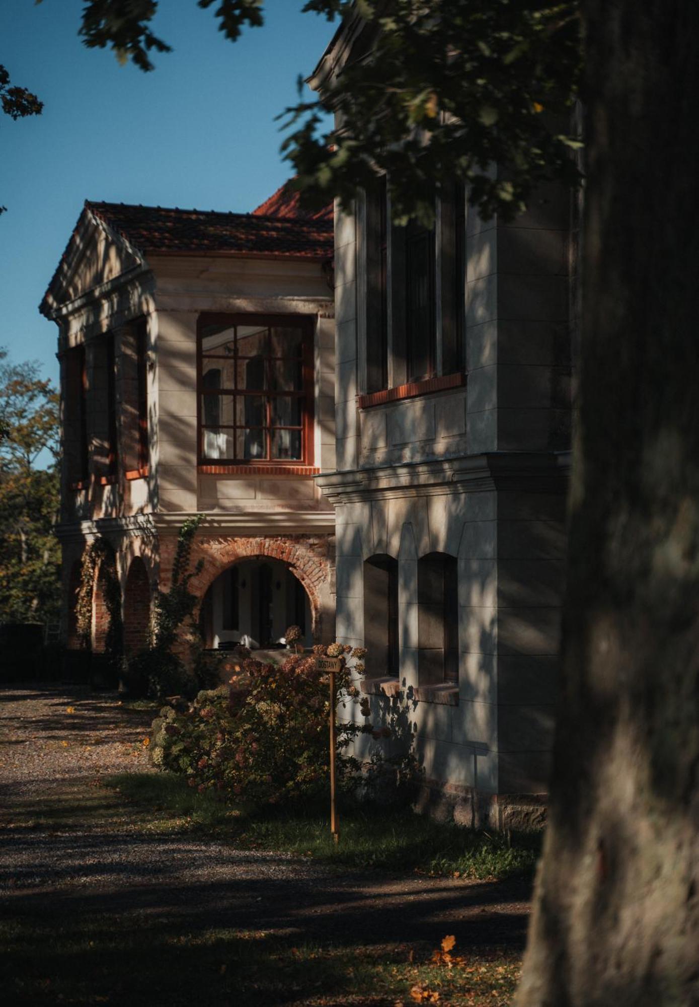 Folwark Wielka Wies - Palac Pod Debem Glowczyce Exterior foto